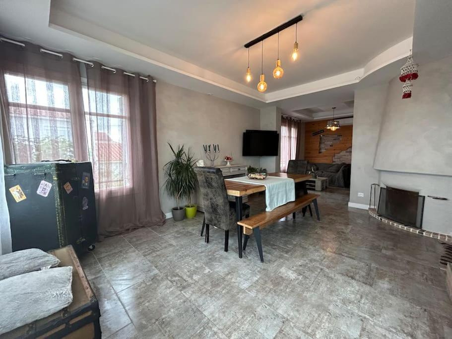 Comme A La Maison Narbonne Buitenkant foto